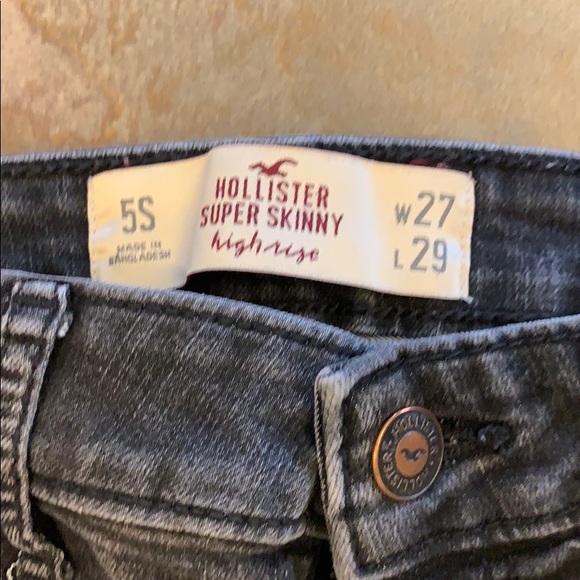 Women’s Hollister Black Super Skinny High Rise - Picture 2 of 4